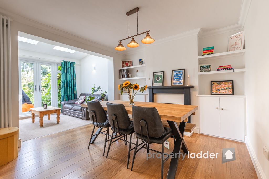 Property photo 3 of 41 32 Overbury Road-14