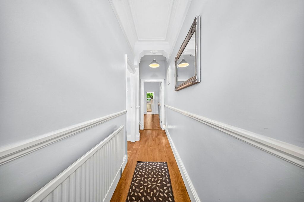 Property photo 2 of 34