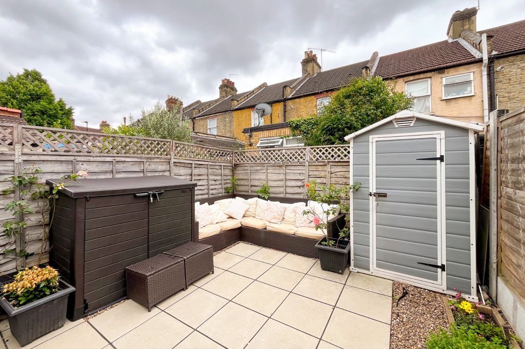 Property photo 2 of 14 02