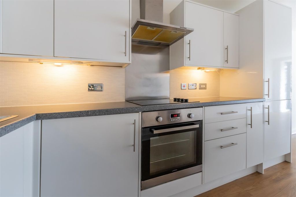 Property photo 2 of 12 190, 2 (2 Of 11).Jpg