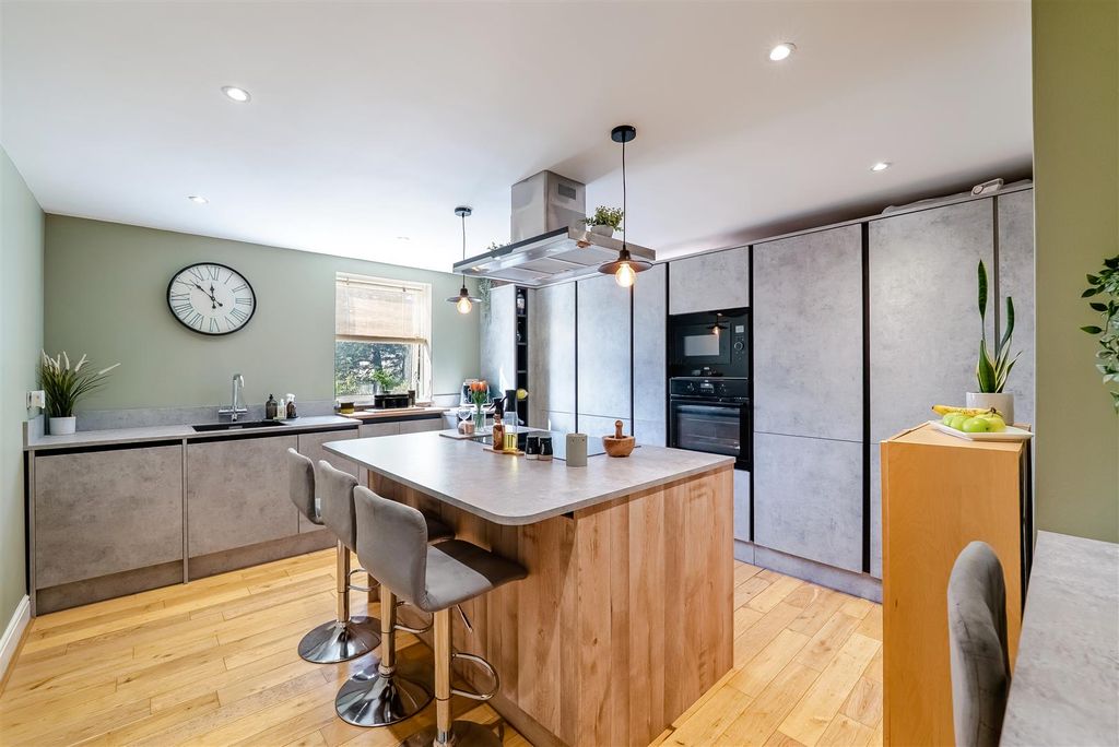 Property photo 2 of 15 Kitchen/Diner