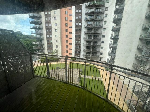 Property photo 3 of 9 Balcony