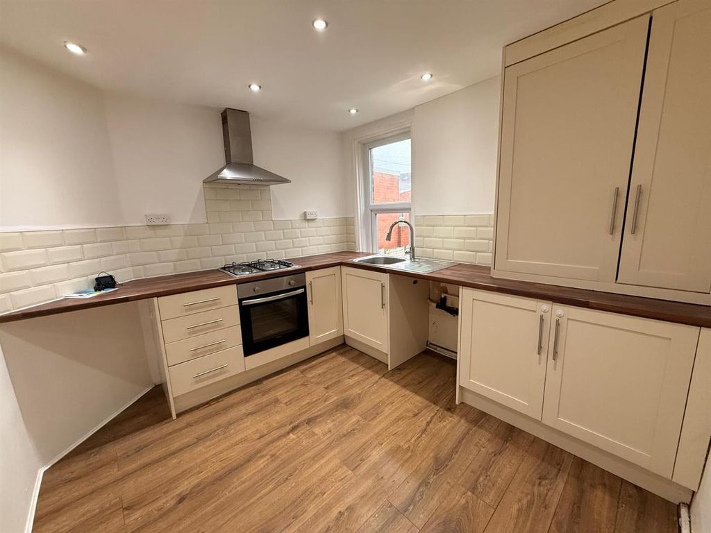 Property photo 3 of 9 2.Jpg