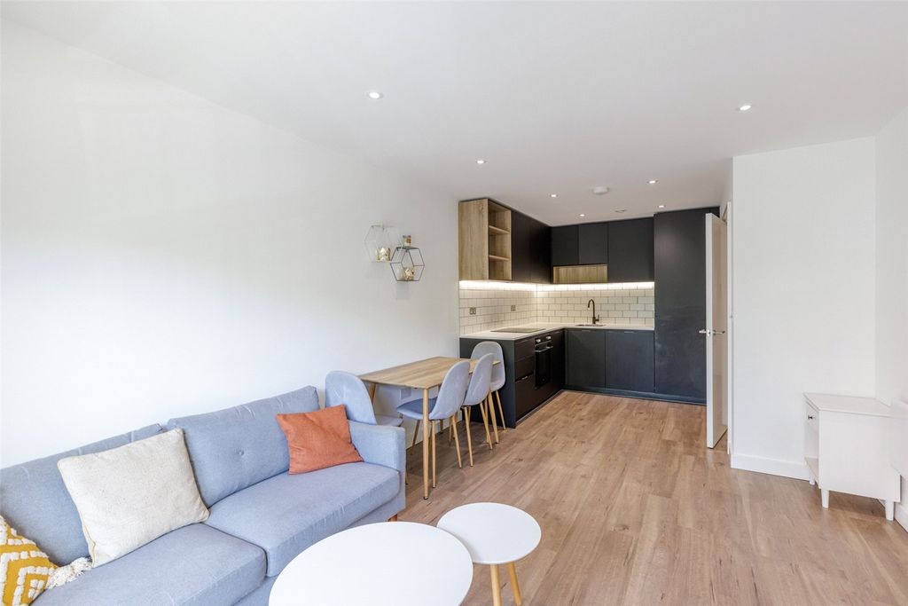 Property photo 2 of 15 Picture No. 23