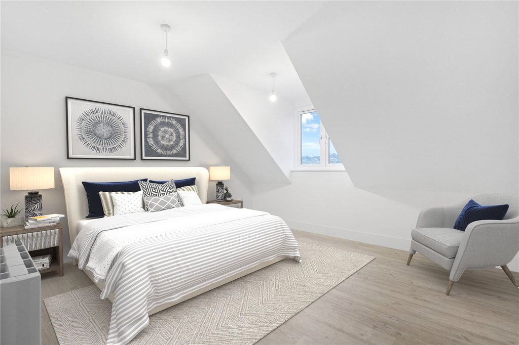 Property photo 3 of 10 Penthouse Bedroom