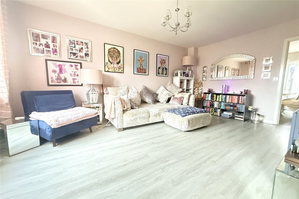 Property photo 2 of 18 Living Room