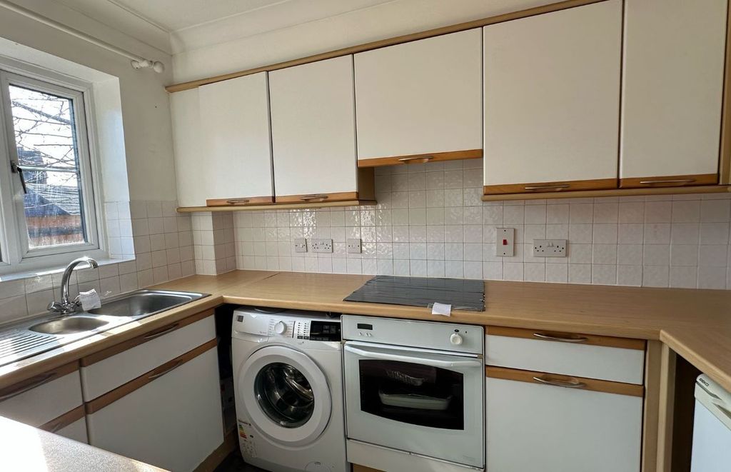 Property photo 2 of 3