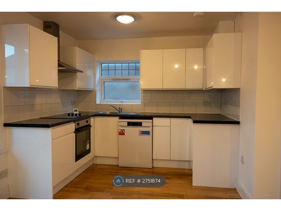 Property photo 2 of 4 Kitchen