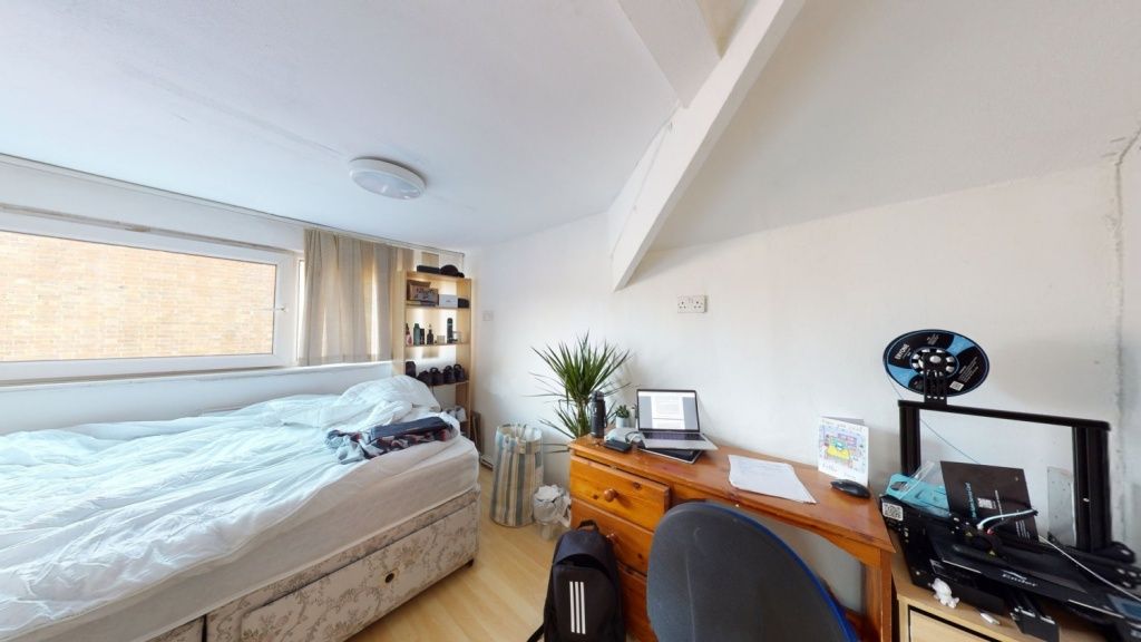 Property photo 3 of 15 Bright Double Bedroom Featuring A Comfortable Bed ...