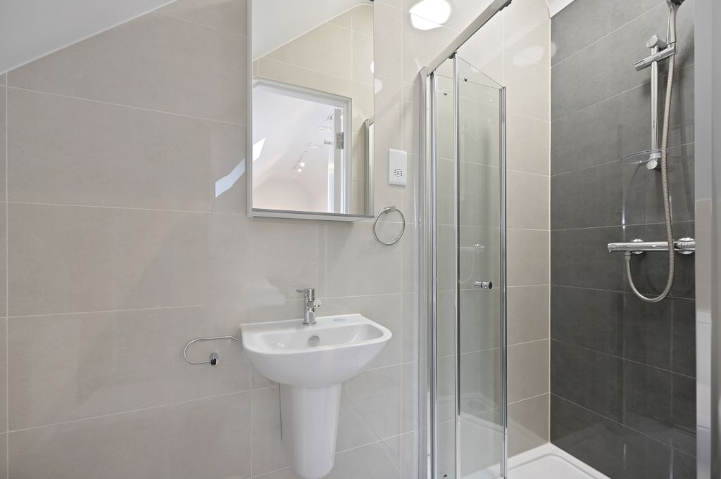 Property photo 2 of 5 Cs - 144 Hagden Lane - Studio25 Ensuite3 (1).Jpg