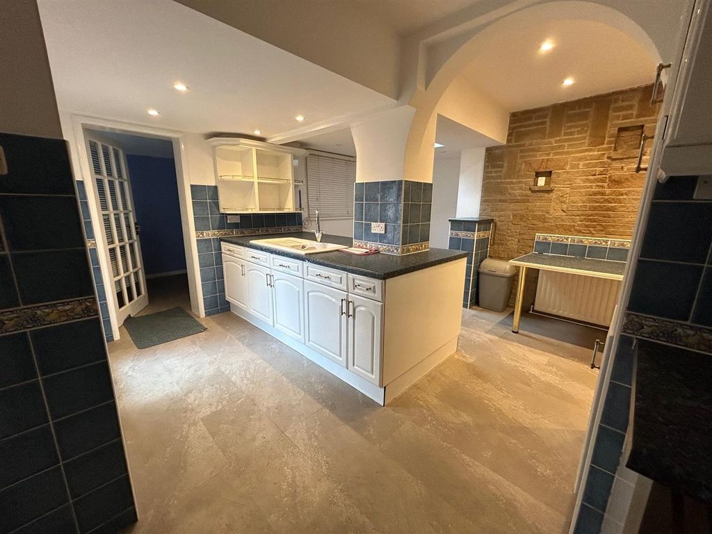 Property photo 3 of 19 Kitchen.Jpg