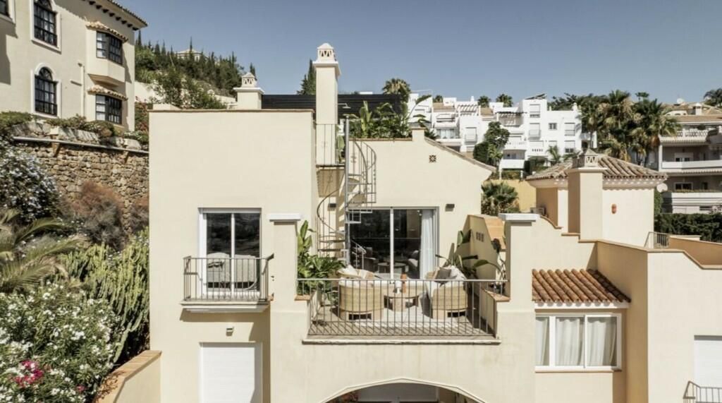 Property photo 1 of 3