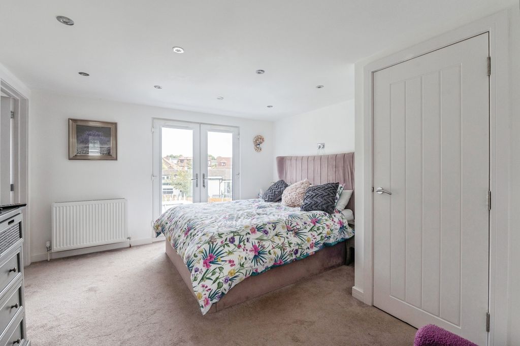 Property photo 3 of 17 Photo