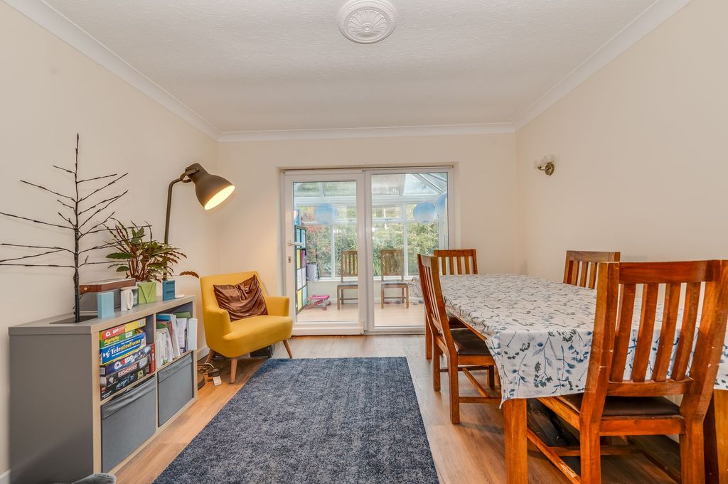 Property photo 3 of 31