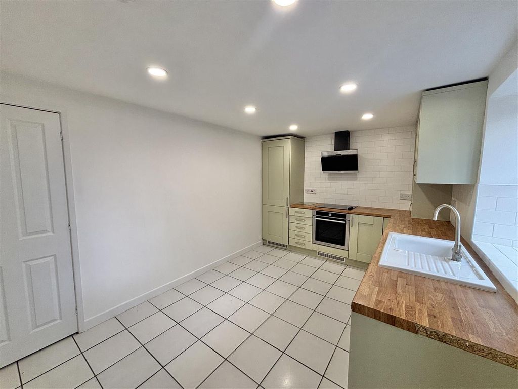 Property photo 3 of 14 Kitchen Diner