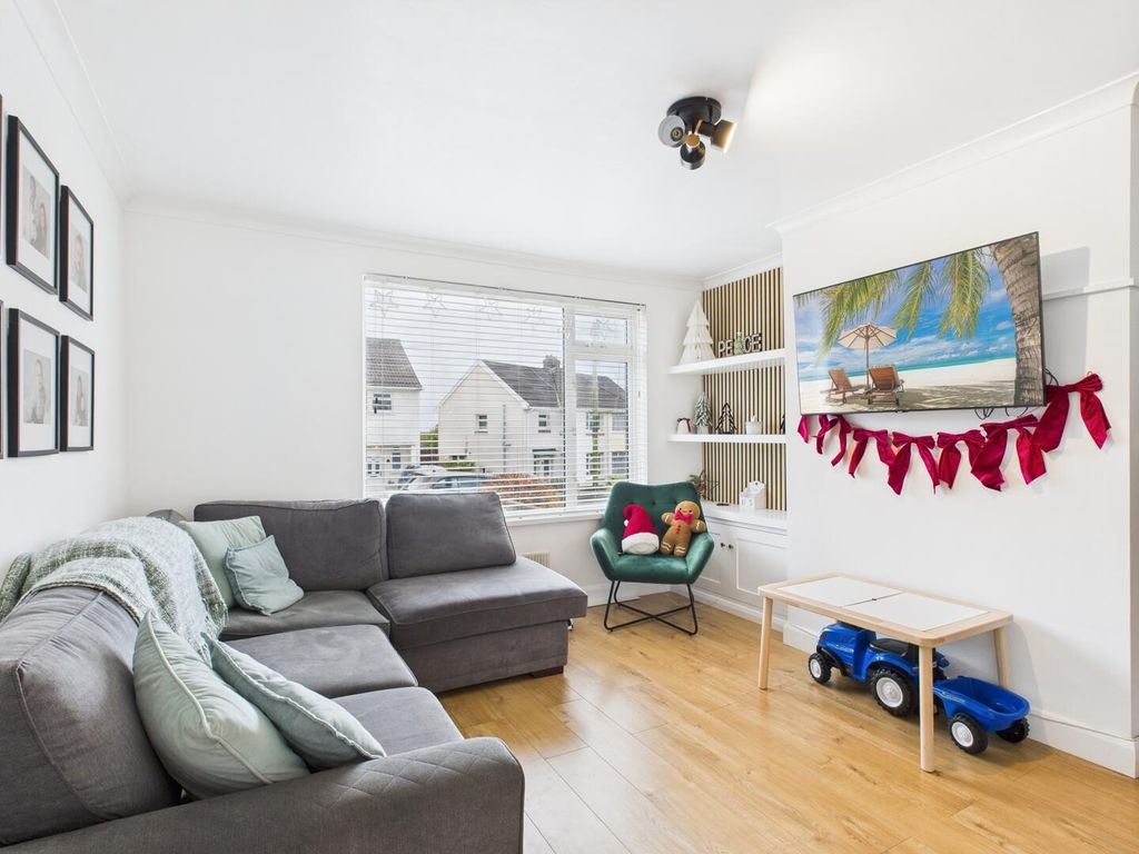 Property photo 3 of 15 Living Room