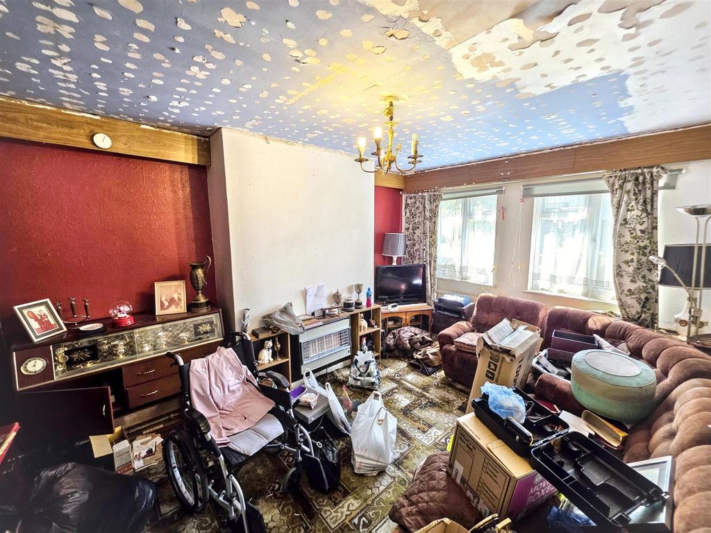 Property photo 3 of 4