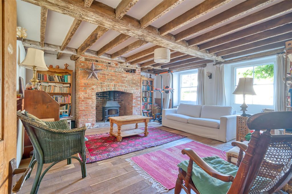 Property photo 2 of 17 Sitting Room