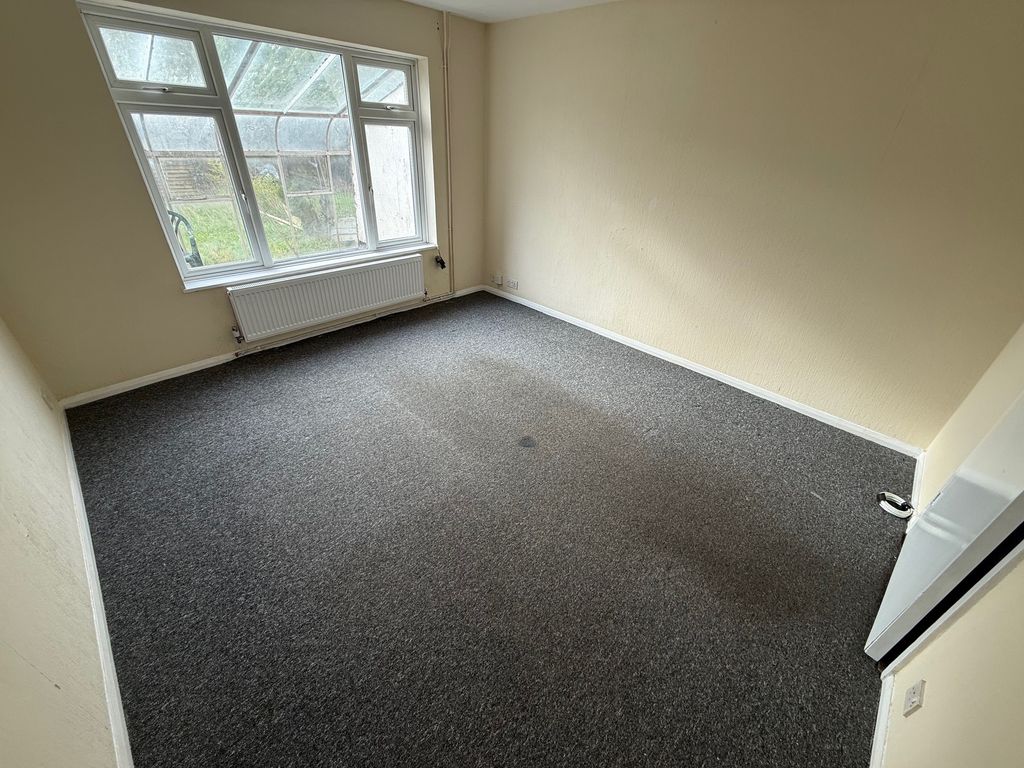 Property photo 3 of 23 Image