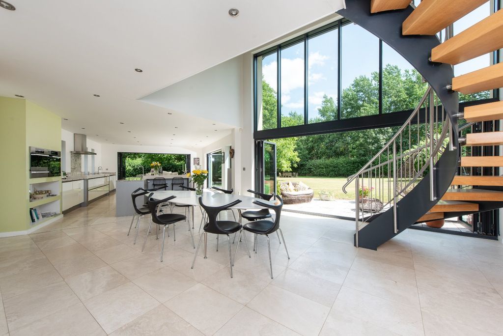 Property photo 2 of 25 Open Plan Living