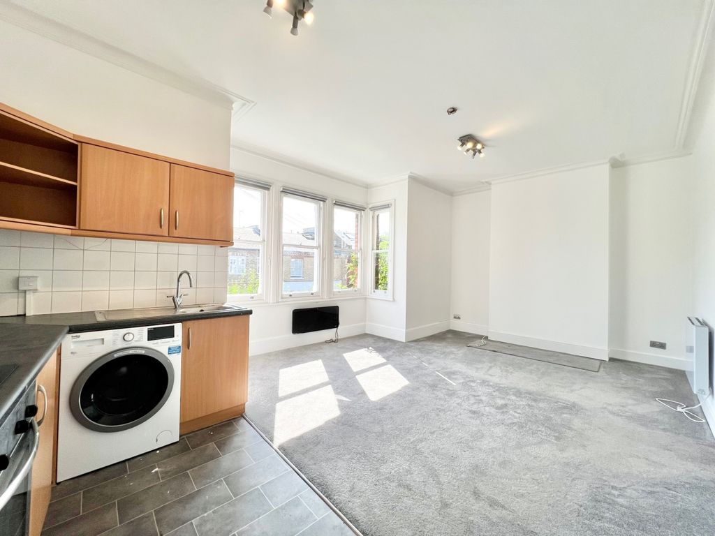 Property photo 3 of 12 Gallery