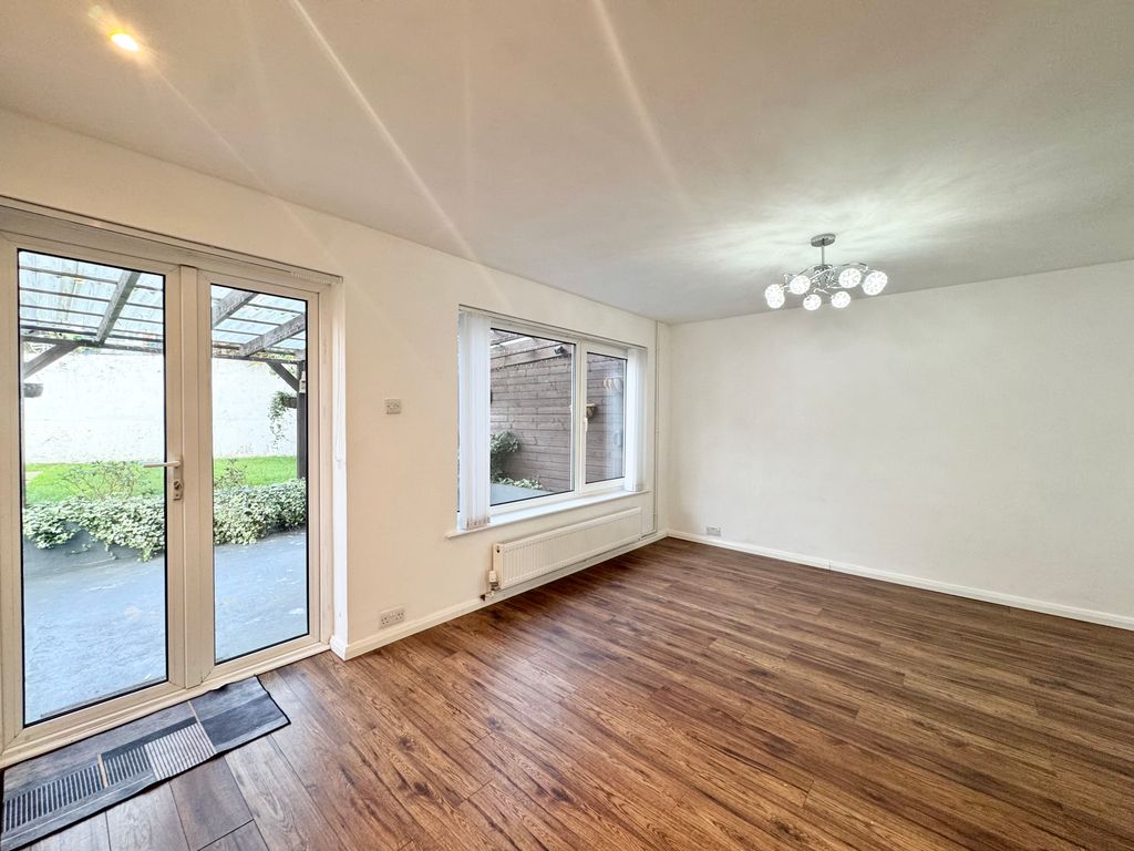 Property photo 2 of 12 Living Room