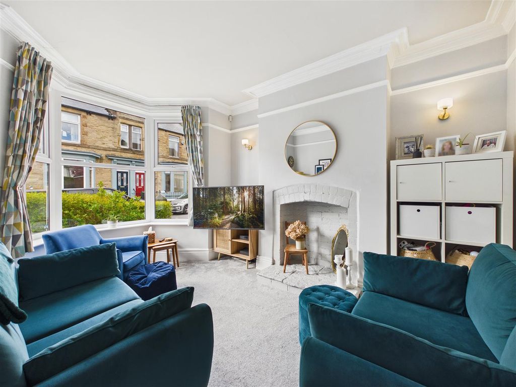 Property photo 2 of 18 Cam05476G0-Pr0181-Still008.Jpg