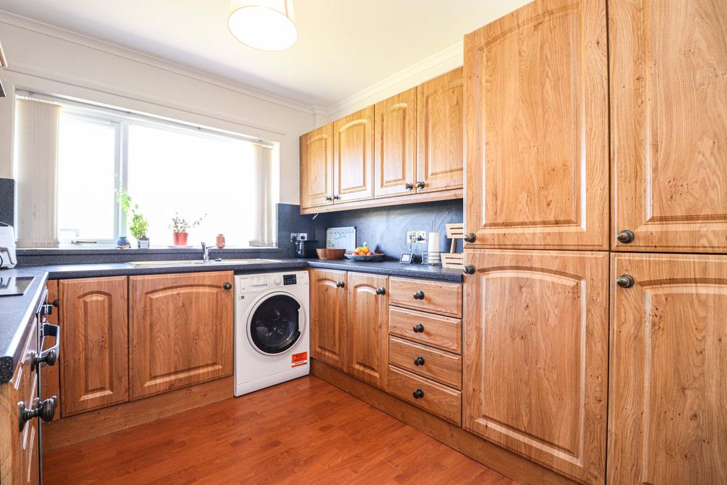 Property photo 3 of 16 Kitchen