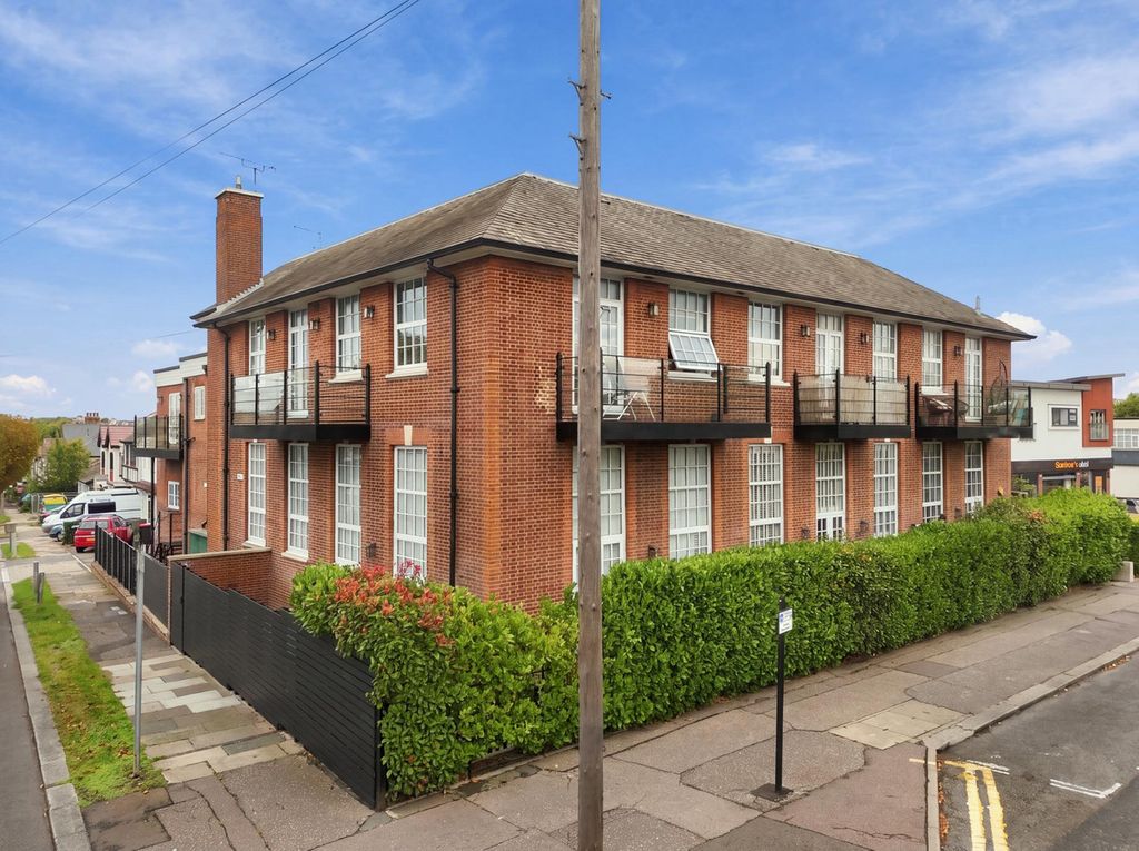 Property photo 1 of 23