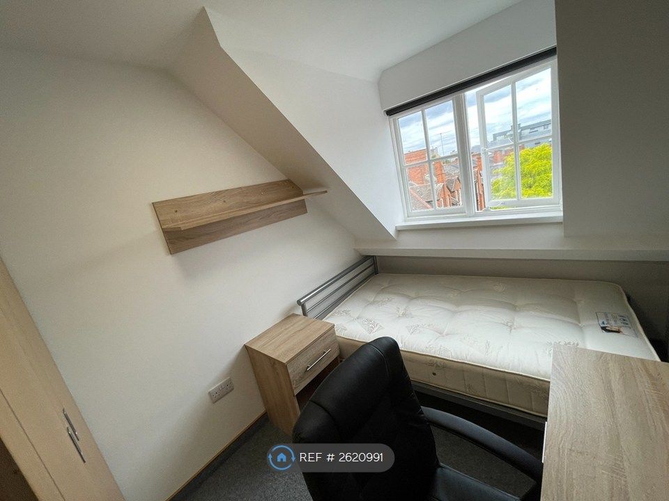 Property photo 2 of 12