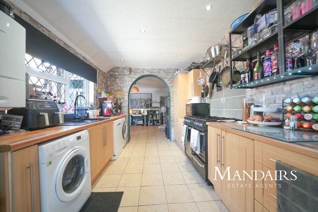 Property photo 3 of 27