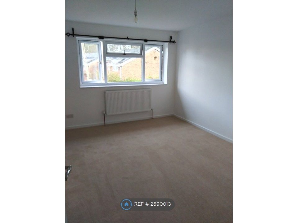 Property photo 3 of 11 Master Bedroom