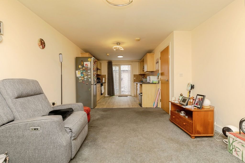 Property photo 3 of 17 Photo