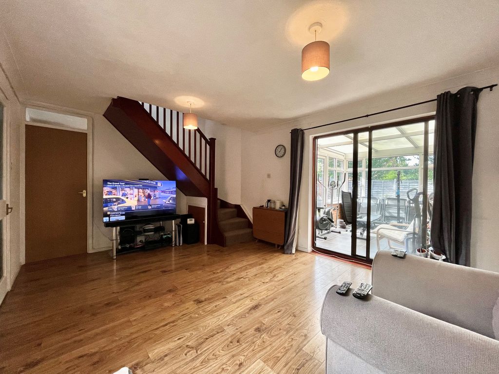 Property photo 2 of 11 Lounge