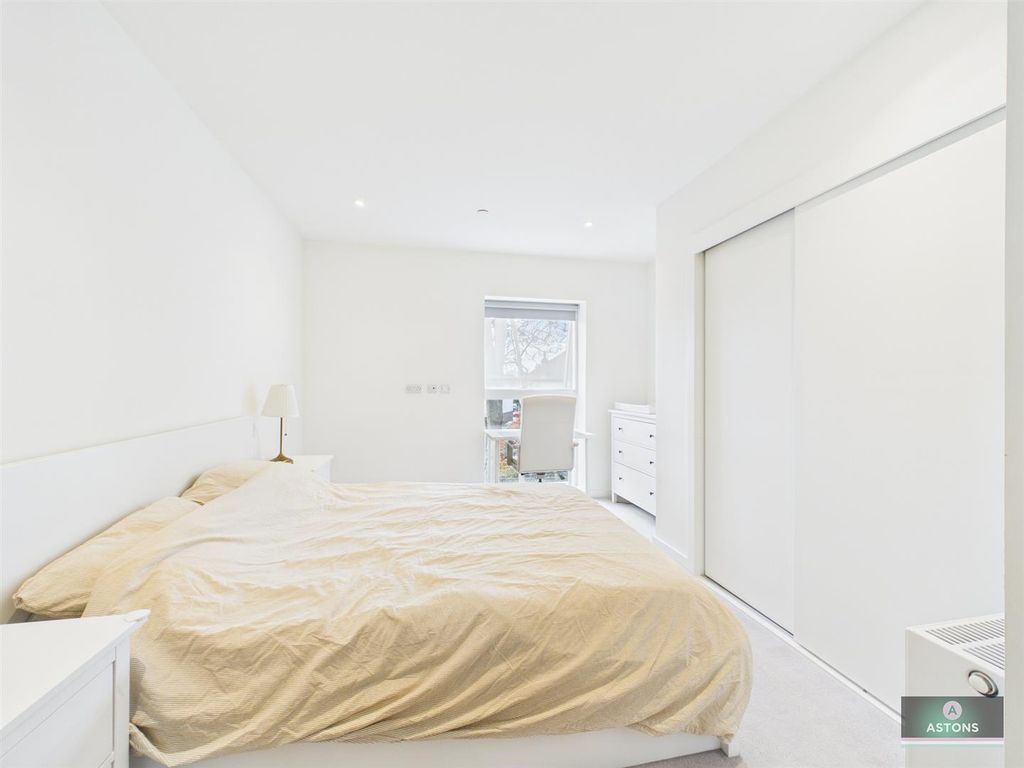 Property photo 3 of 9 Cam02067G0-Pr0235-Still003.Jpg