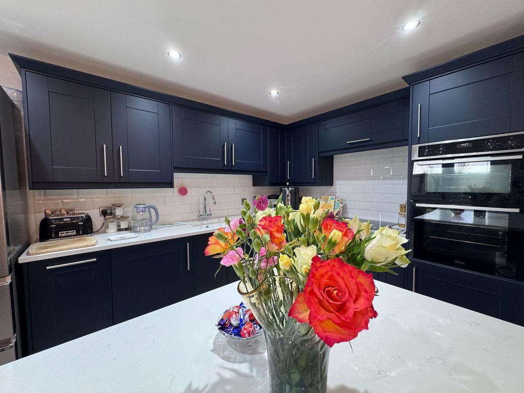 Property photo 3 of 25