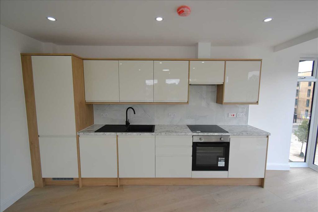 Property photo 2 of 7 Kitchen