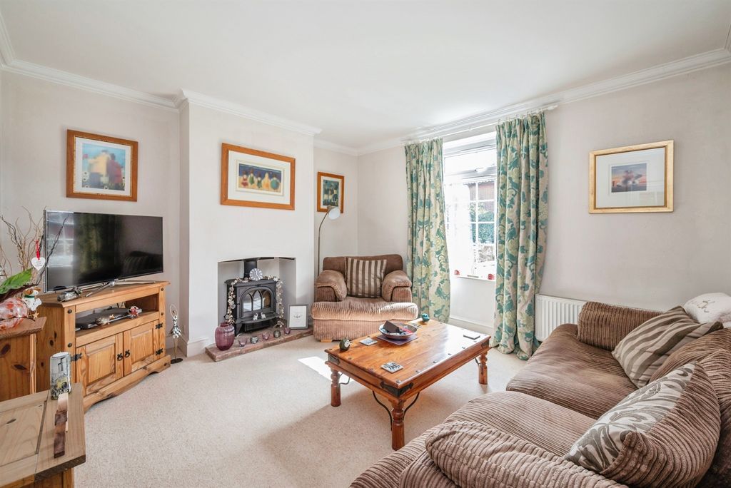 Property photo 2 of 20