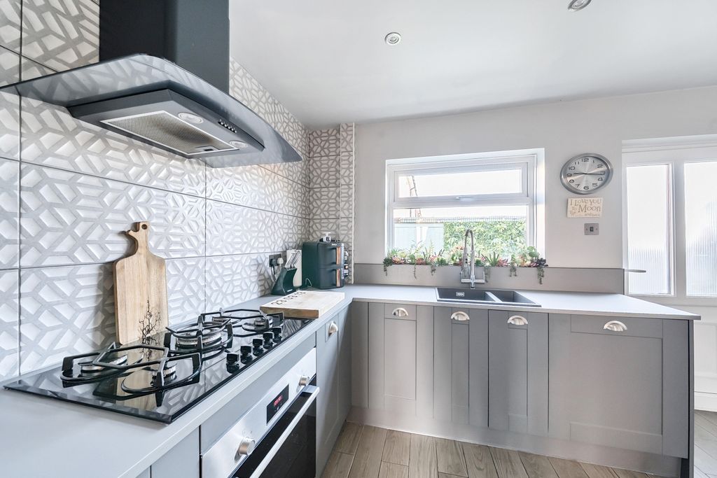 Property photo 2 of 9 1273436 (15)