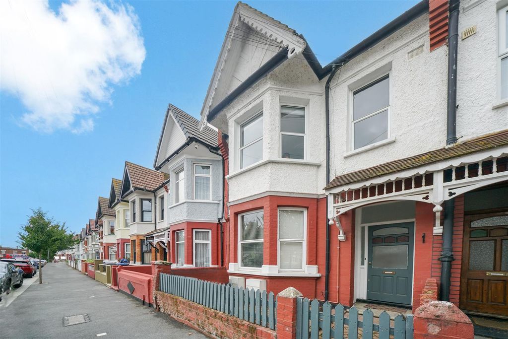 Property photo 2 of 12 38B Maybury Gardens - Py6Wt0Da4Gguhv5Vzttg.Jpg