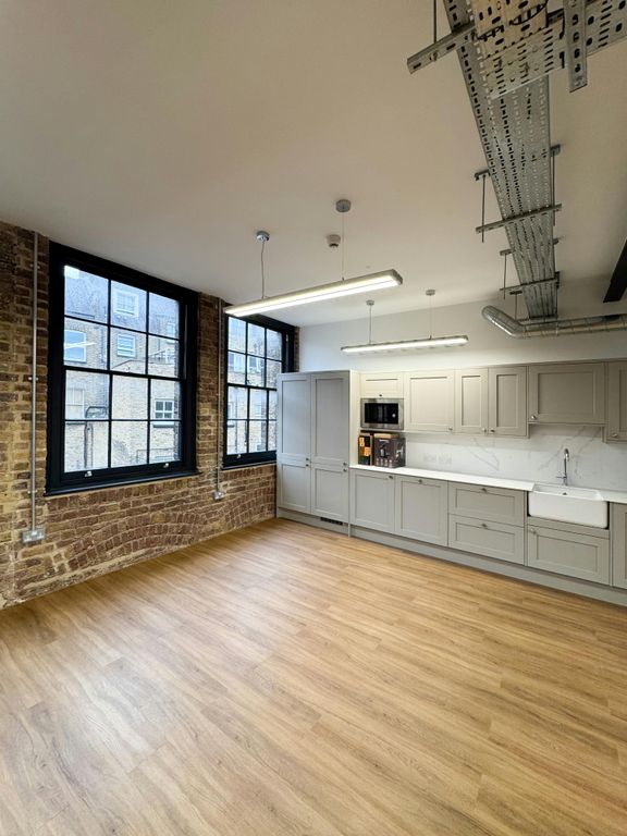 Property photo 3 of 11 3