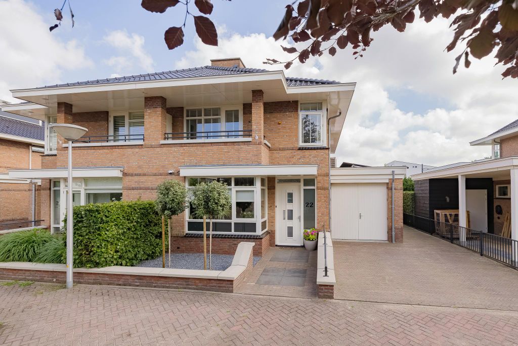 Property photo 2 of 71