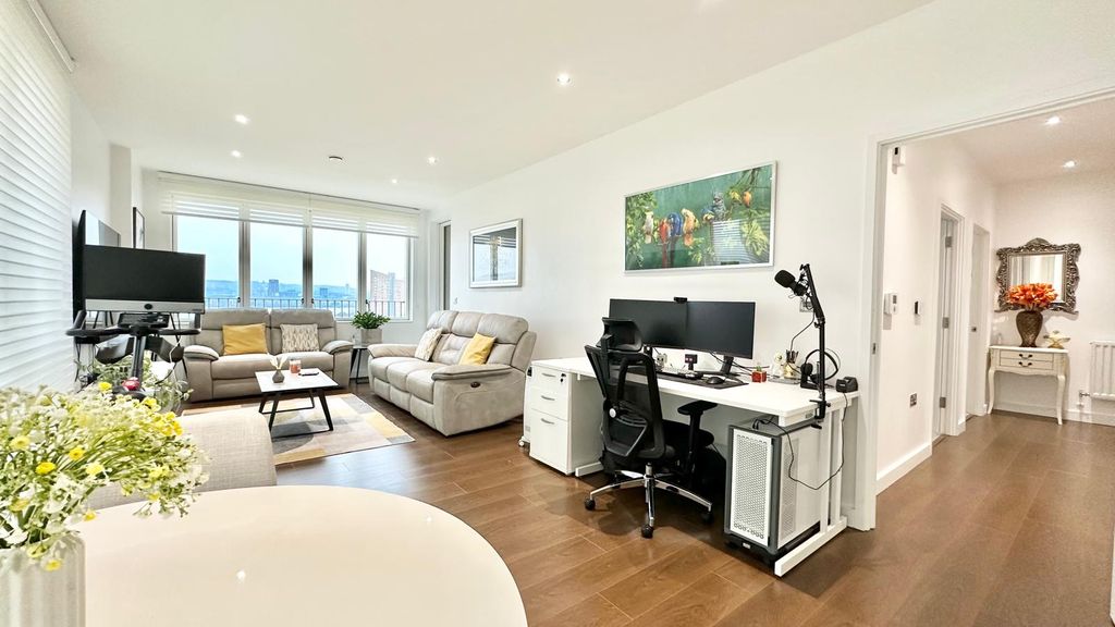 Property photo 2 of 18