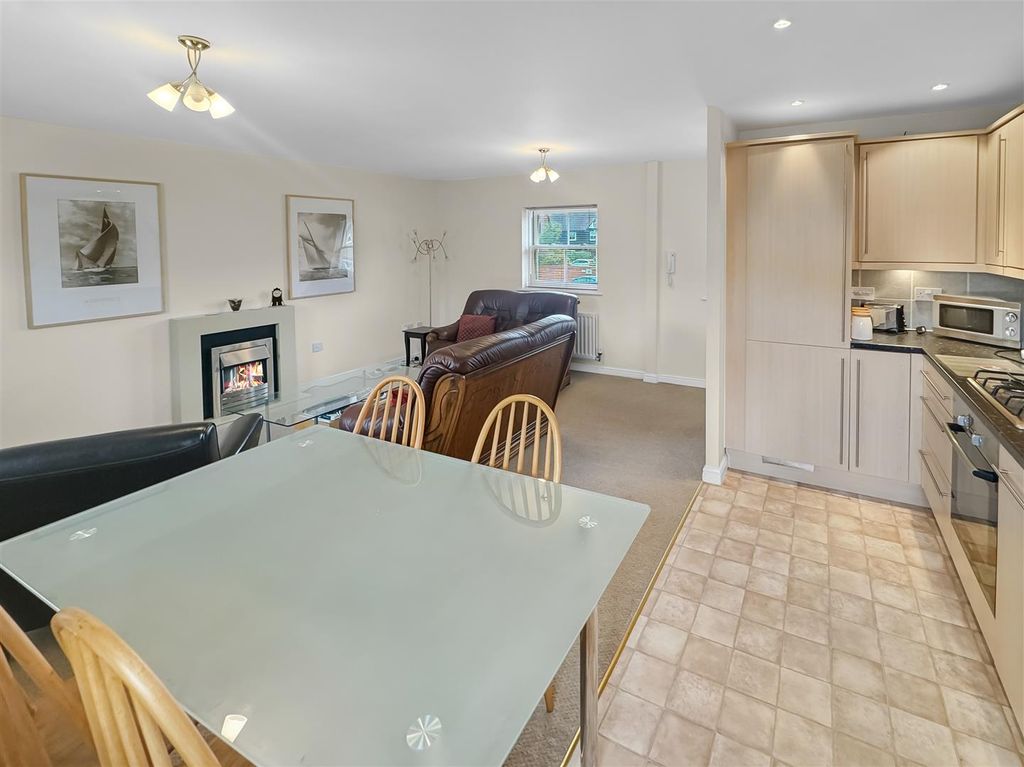 Property photo 3 of 10 817144Ffc447Eb8c1Be3E90914Ef27031E4B315d.Jpg