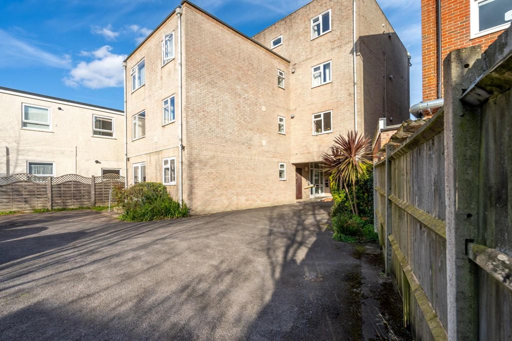 Property photo 1 of 11 Apartment.Jpg