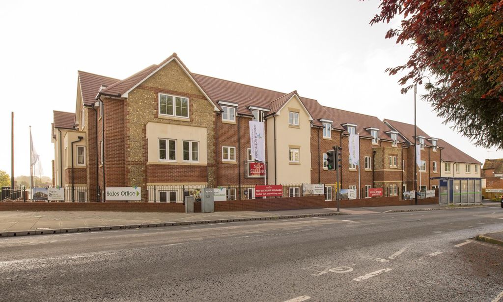 Property photo 2 of 8 Shilling Place, Purbrook