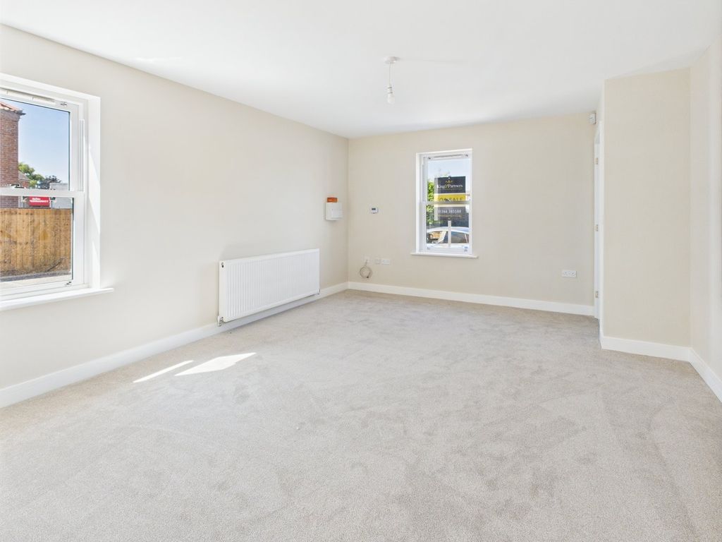 Property photo 3 of 12