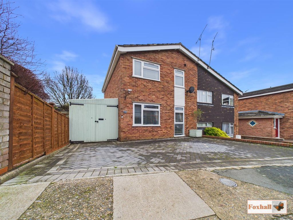 Property photo 1 of 16 Front Garden