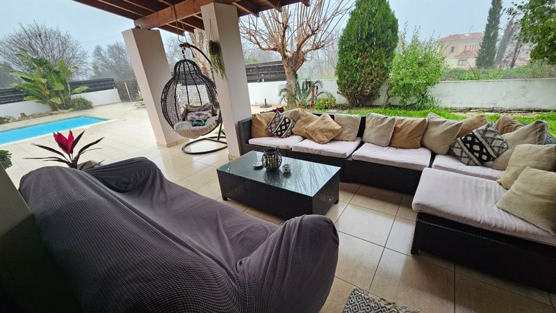 Property photo 3 of 41 Veranda