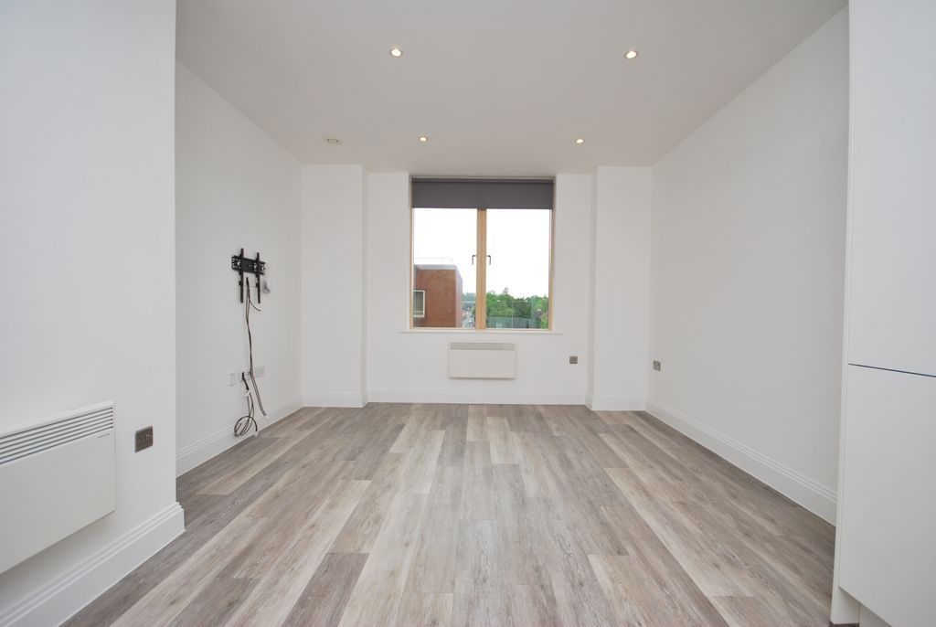 Property photo 1 of 6 Living Room/Diner